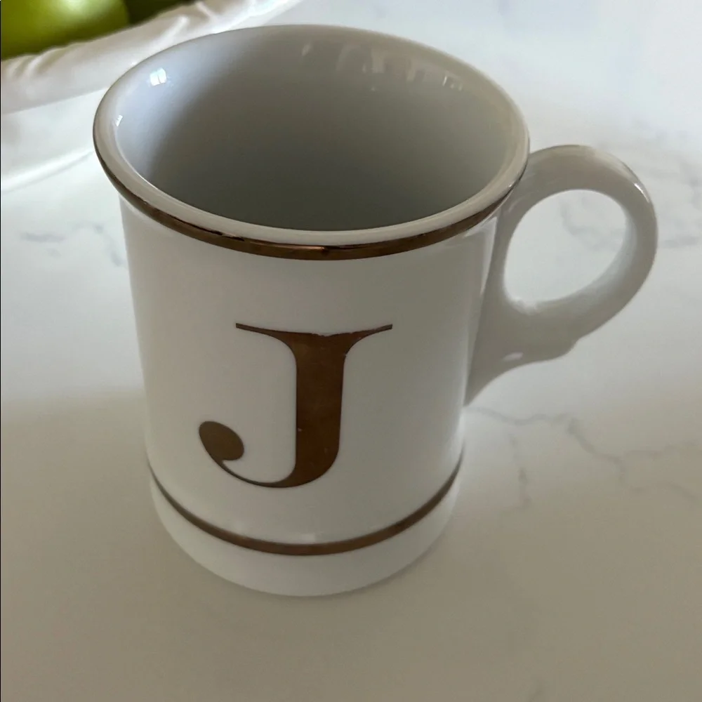 Williams Sonoma Gold Initial J Coffee Mug 17 oz Monogram J